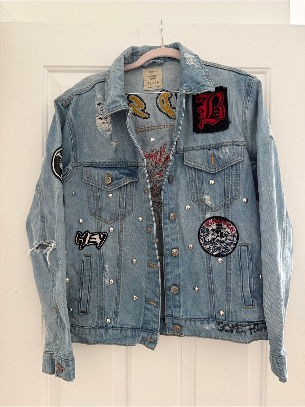 Bershka Men’s Wild Side Dragon Embroidered Studded Denim Jacket Size M